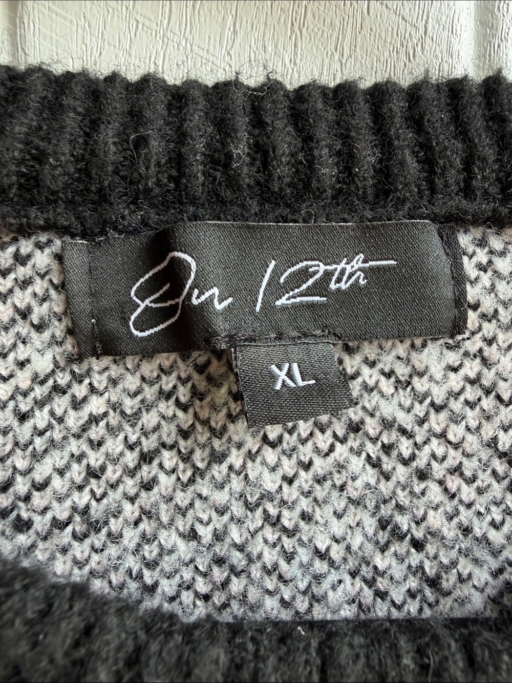 Cat Sweater XL Black White Fuzzy Knit Cat Face Pullover - Picture 4 of 7